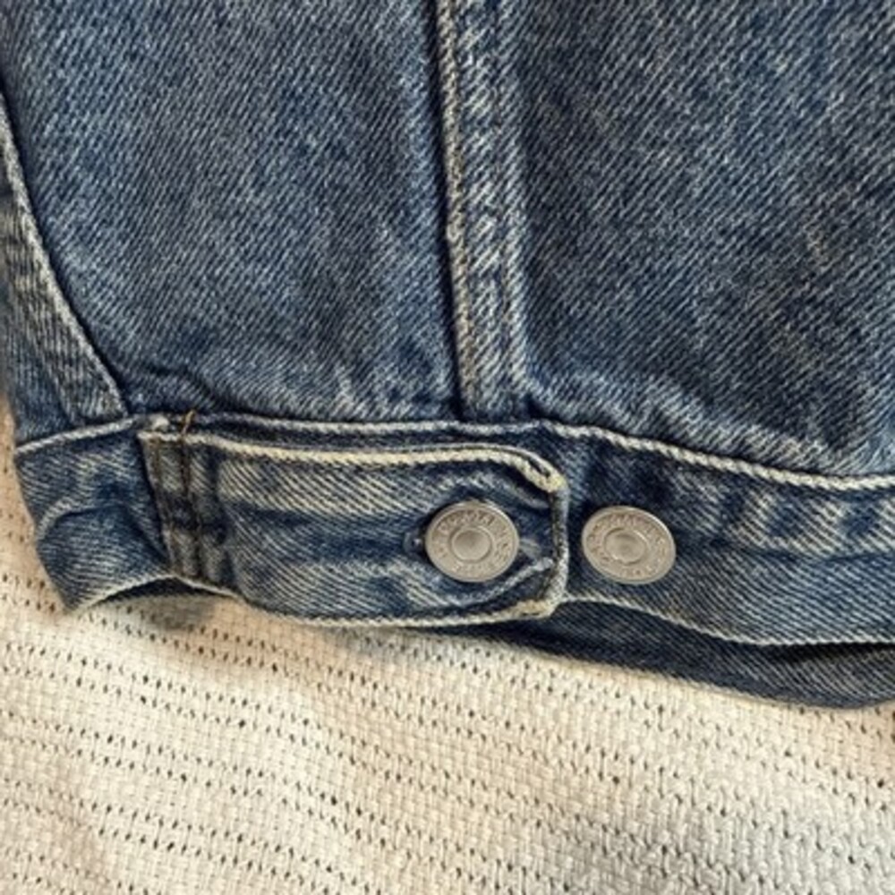 Vintage Gap Denim trucker jacket in a light Wash Blue Size M - Picture 10 of 11